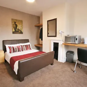 By Roomsbooked 3*, Челтенхам Великобритания